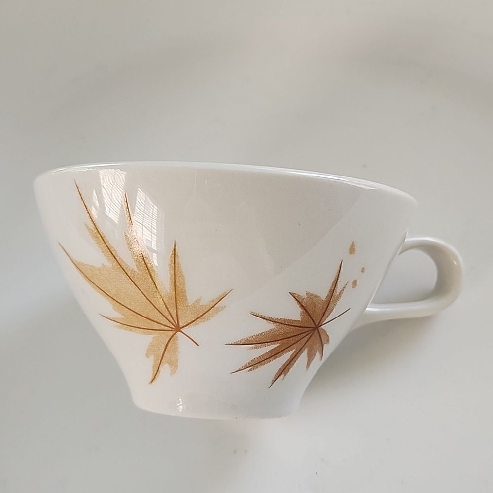 Vintage 1950's Ben Saibel Iroquis Leaf Pattern Cup